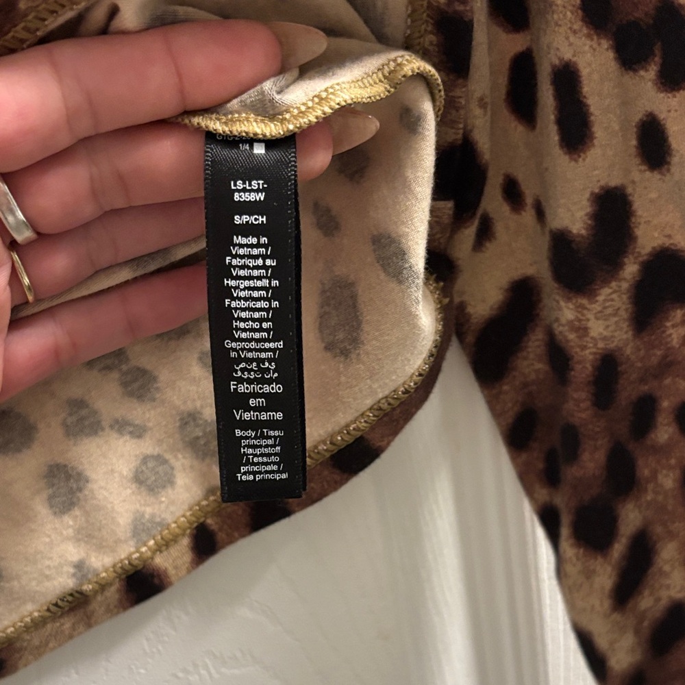 SKIMS DOLCE & GABBANA Leopard Print Long Sleeve Blouse - Picture 4 of 6